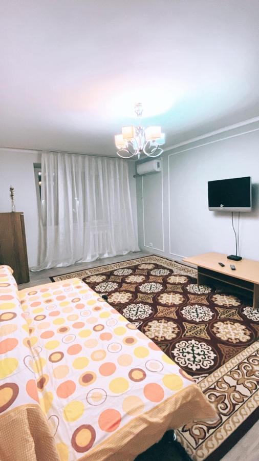 2 Комн Квартира На Новой Площади Apartment Almaty Exterior photo