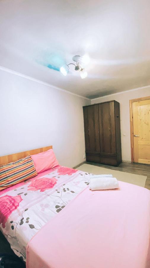 2 Комн Квартира На Новой Площади Apartment Almaty Exterior photo
